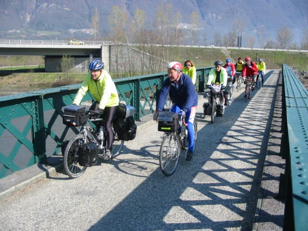 fichier 20060408_1032_sur_le_pont_isere-0.jpg