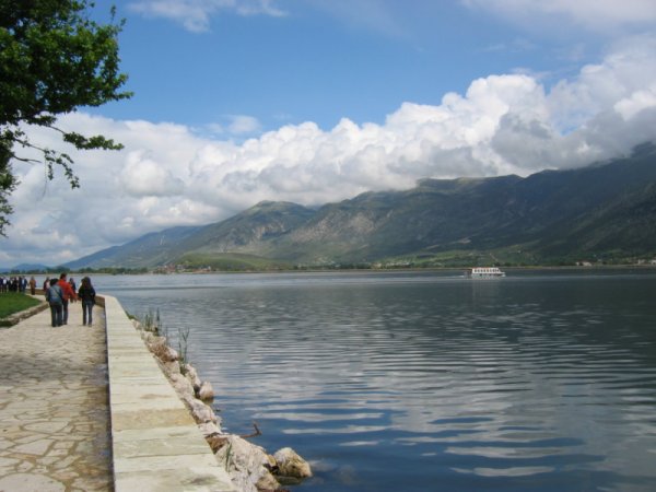fichier 20060501_1114_lac_ionannina_minaret-0.jpg