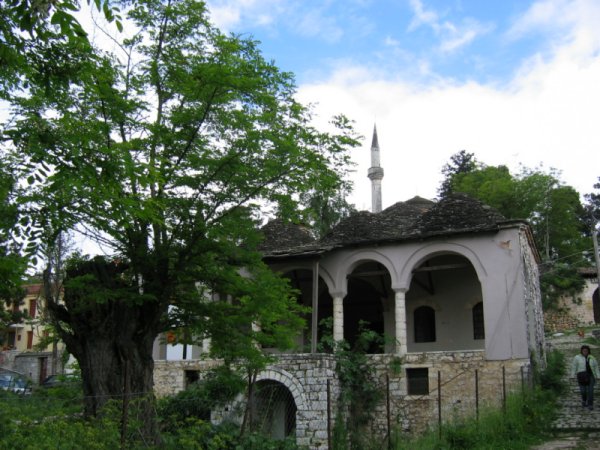 fichier 20060501_1217_lac_ionannina_minaret-0.jpg