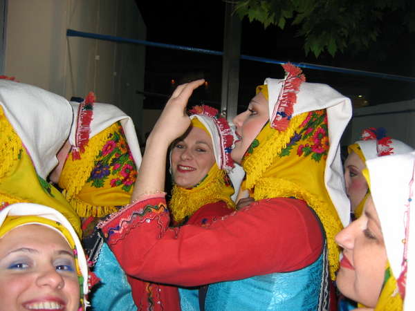 fichier 20060511_2116_danseuses_komotini-0.jpg