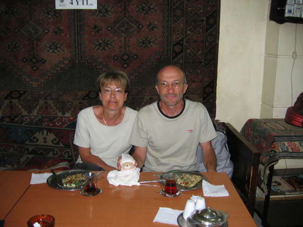 fichier 20060526_1840_au_restaurant-0.jpg