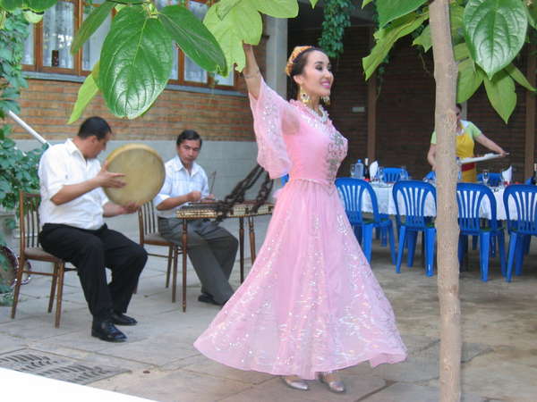 fichier 20060603_1557_danseuse_ouzbeque-0.jpg