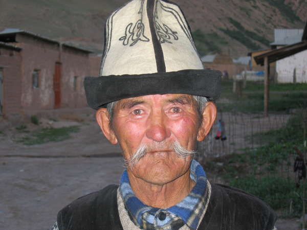 fichier 20060709_1630_205_visages_kirgyzes-0.jpg