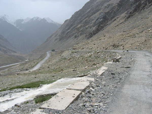 fichier 20060803_102143_pakistan_debut1_dans_descente_kunjerab-0.jpg