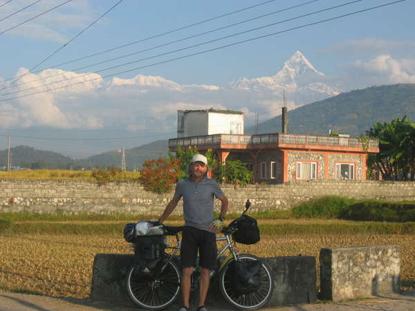 fichier 20061117_1700_0373_papy_chat_devant_annapurna-0.jpg