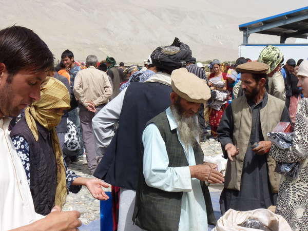 fichier 02P1010179_vallee_de_wakhan_au_marche_afgan-0.jpg
