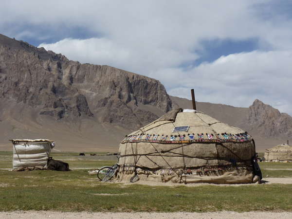 fichier 02P1010287_entree_au_pamir_yourte_bash-0.jpg