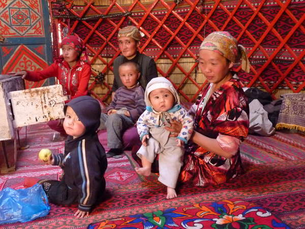 fichier 03IMG_2029_03P1010467_une_route_legendaire_une_famille_de_bergers-0.jpg