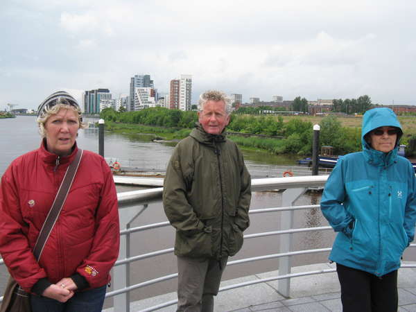 fichier 0190_IMG_0035_A_Glasgow_avec_Davy_et_Isabelle-0.jpg