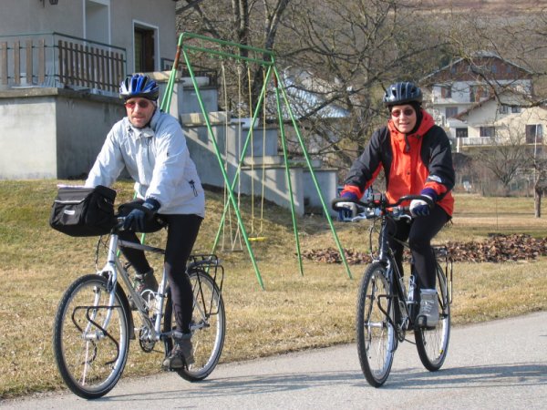 fichier 20060226_1647_annie_alain_velo-0.jpg